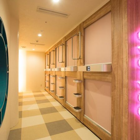 New Japan Lady'S Capsule Hotel Ōsaka Extérieur photo